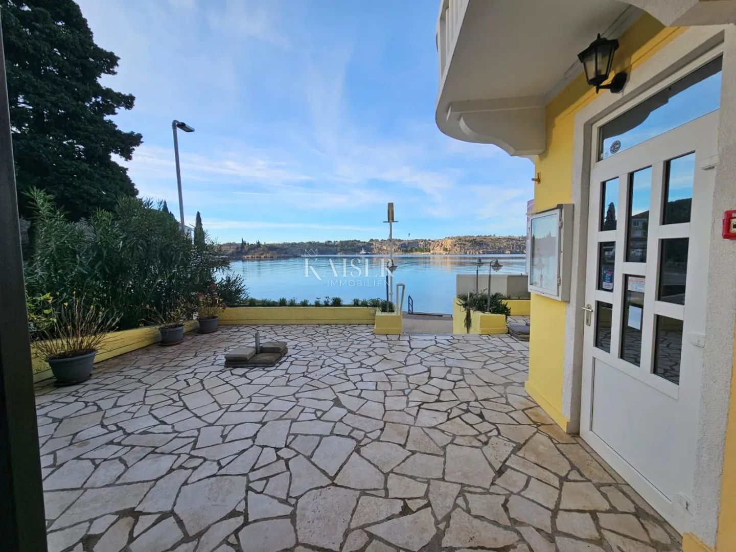 otok krk, omišalj - pansion 1. red do mora - slika 6