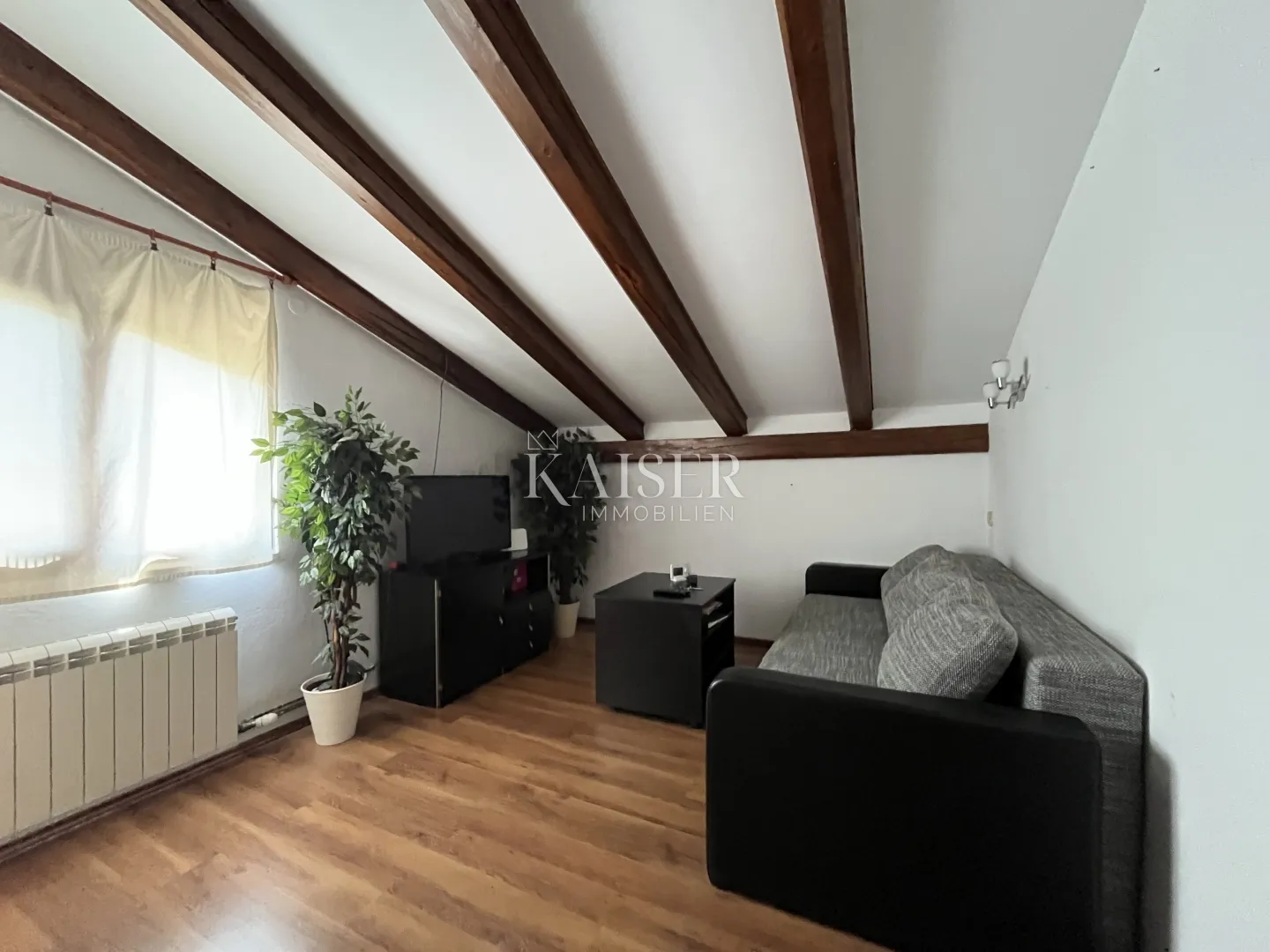 rijeka, donja vežica - prostrani stan od 125 m2 - slika 10