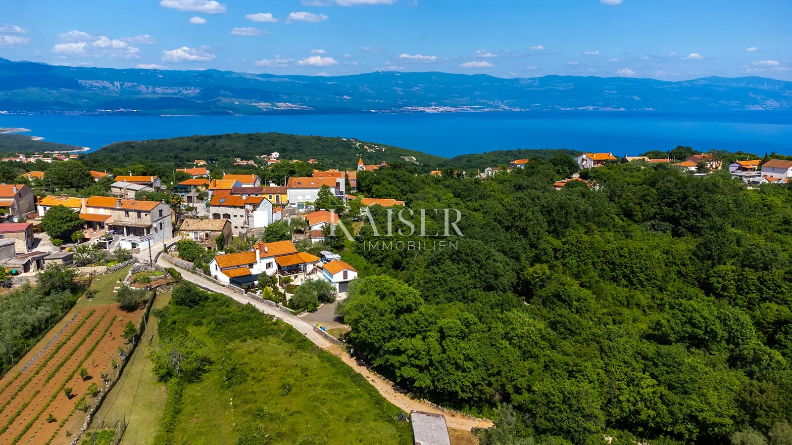 Vrbnik, Risika - samostojeća kuća sa dvije jedinice, prilika - Risika, Vrbnik