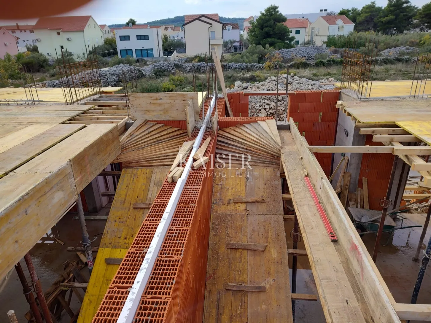vodice, srima- dvojna kuća s bazenom 250m od mora - slika 17