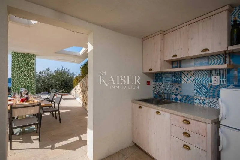 šibenik-žaborić – luksuzna vila 358 m² s bazenom, konobom i panoramskim pogledom - slika 12