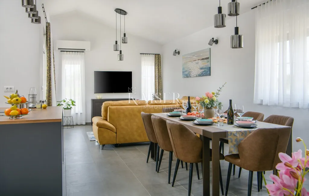istra, loborika- moderna prizemnica 150m2 s bazenom - slika 7