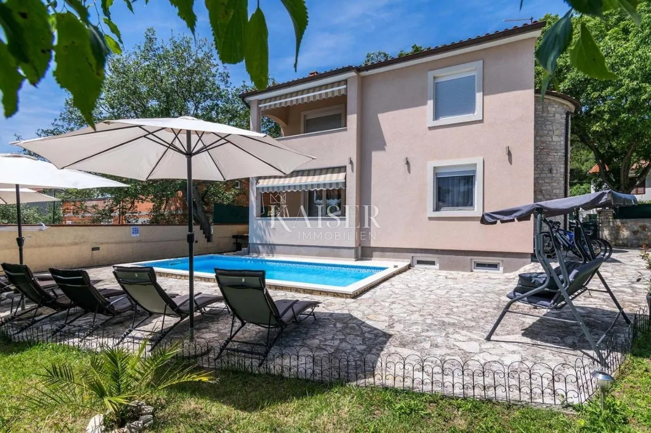 istra, pula- obiteljska kuća 250m² na atraktivnoj lokaciji s bazenom - slika 23