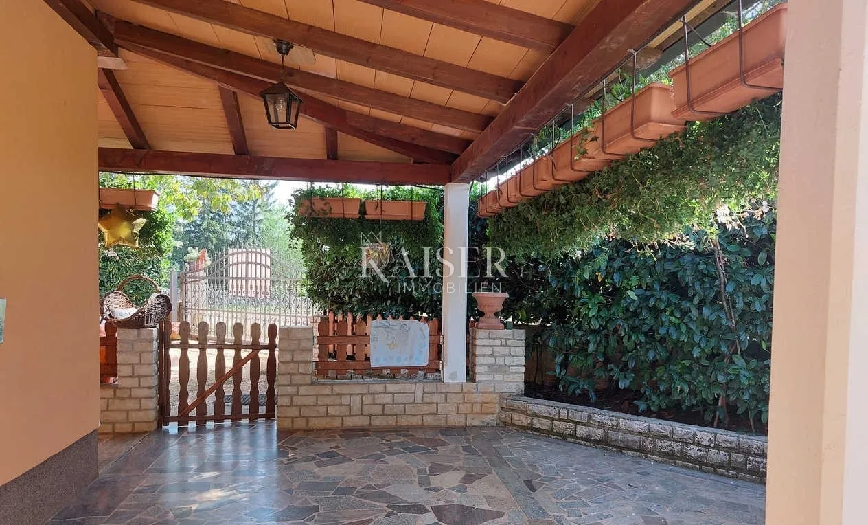 istra, grožnjan okolica - samostojeća kuća 396m2 sa potencijalom - slika 8