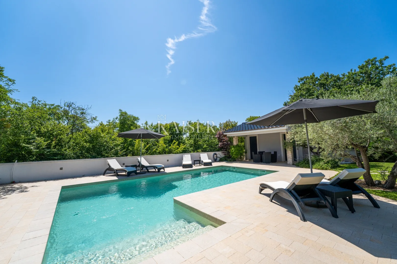 otok krk, kras - impresivna villa u oazi mira - slika 13
