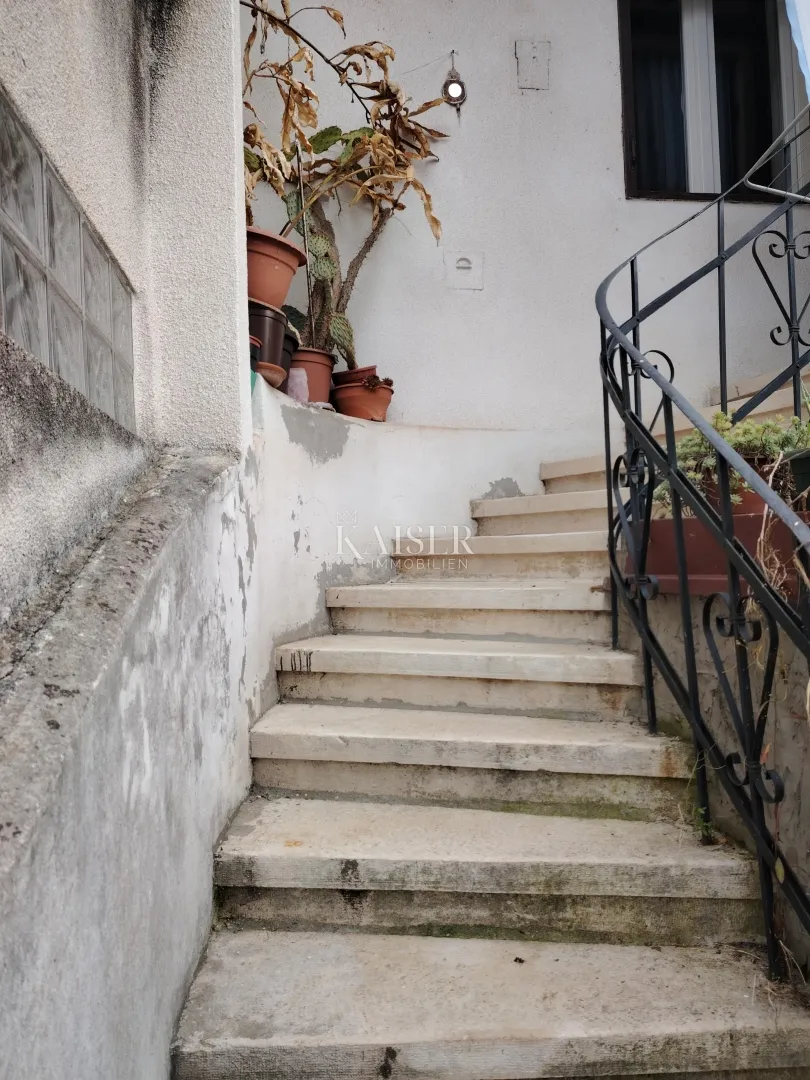 istra. pula - trosoban stan 74m2 s vrtom i konobom - slika 12