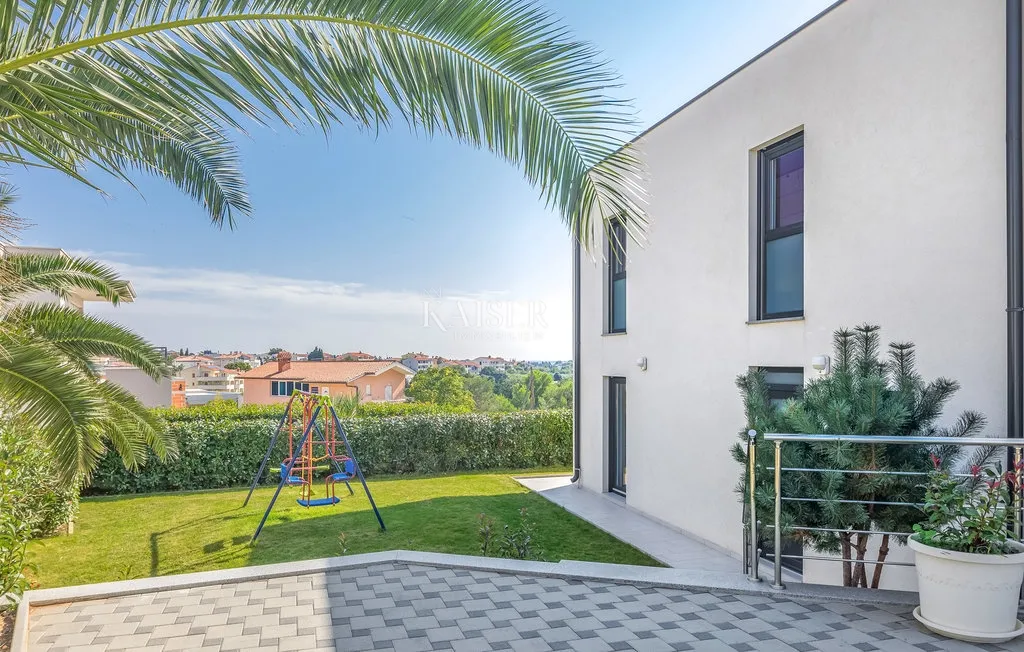 medulin - luksuzna kuća 150m od mora, 270m2, pogled na more - slika 11