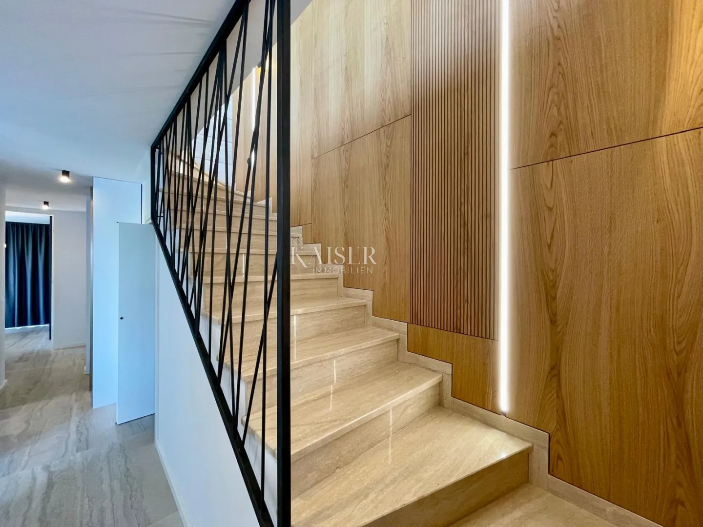 otok pag - ekskluzivni penthouse 118m2 , prvi red do mora - slika 7