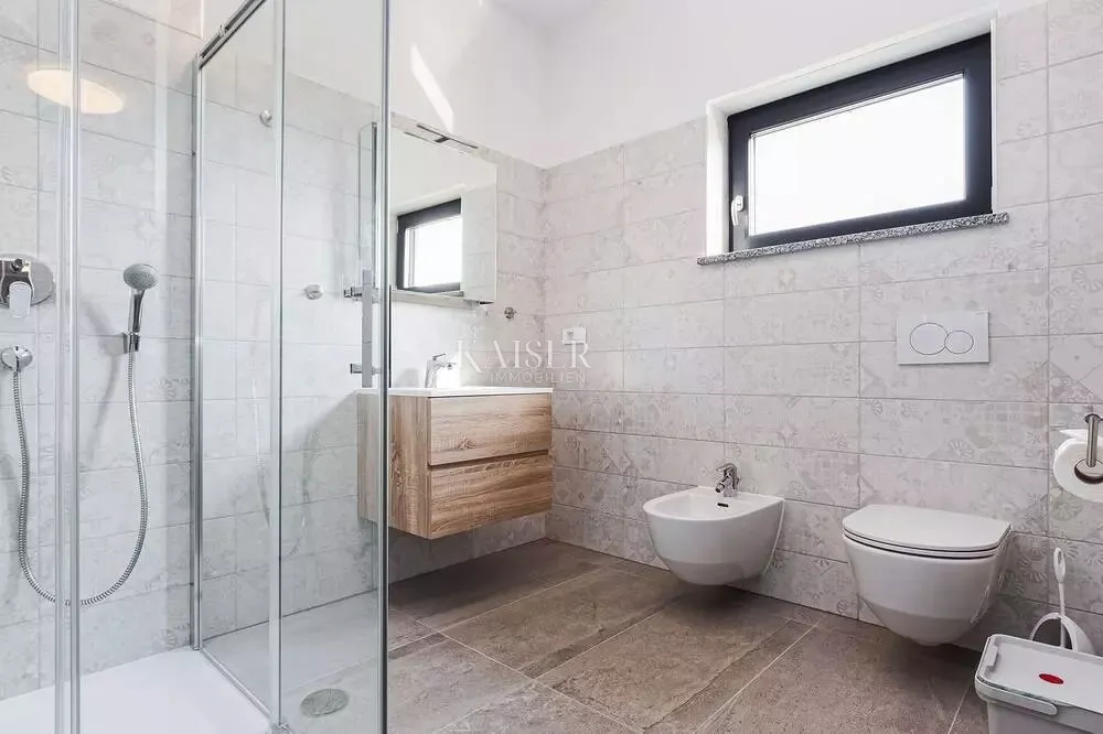 istra - poreč, moderna vila sa bazenom, 800m od mora - slika 30