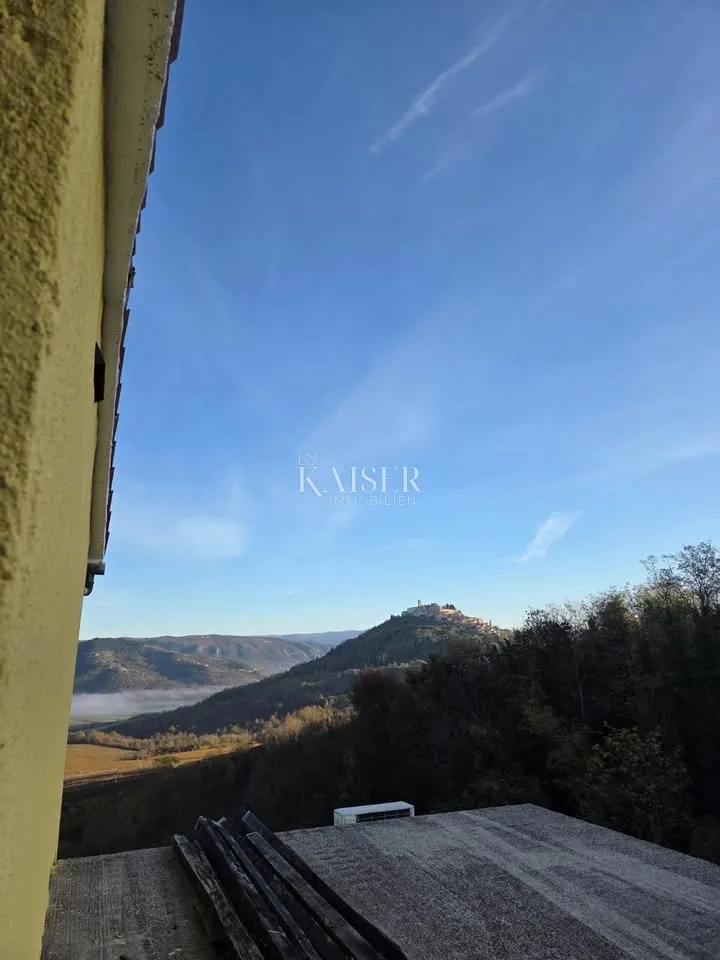 istra, motovun - kuća za obnovu 150m2; velika okućnica, pogled na motovun - slika 8