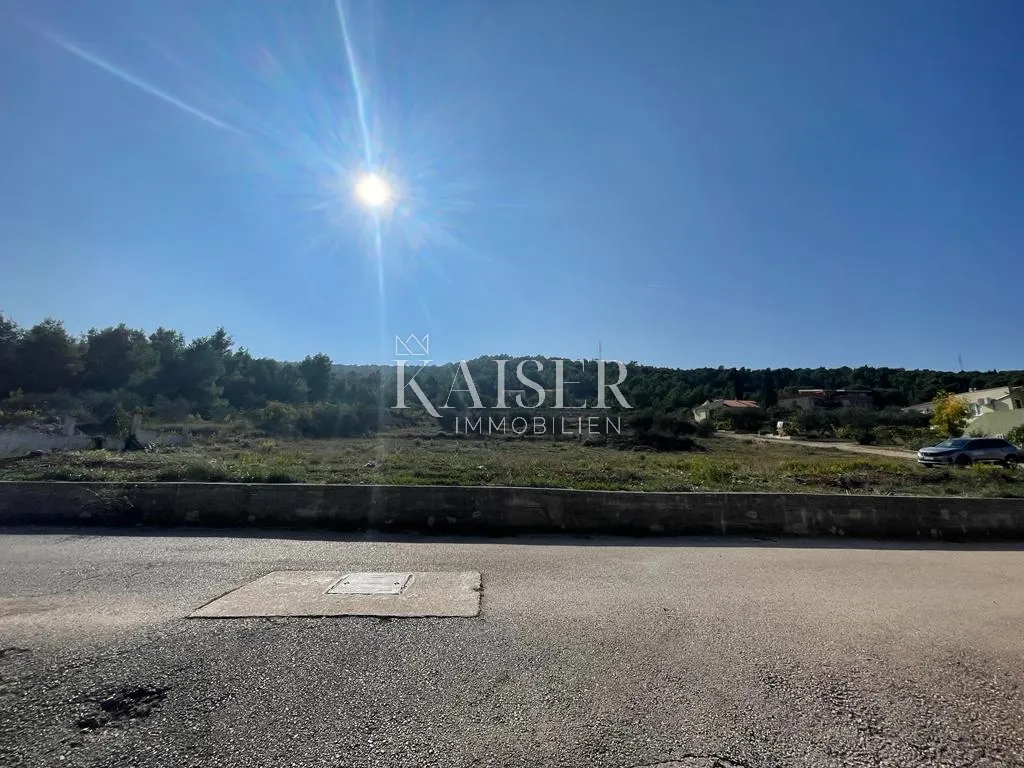šibenik- 7100 m2 građevinsko zemljište 200 m od mora - slika 7
