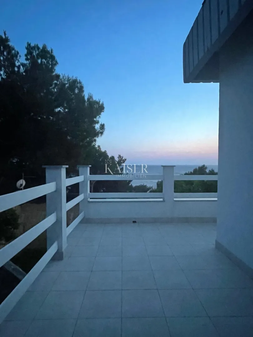 cres, martinšćica - samostojeća kuća 148 m², dva apartmana, 150 m od mora - slika 3