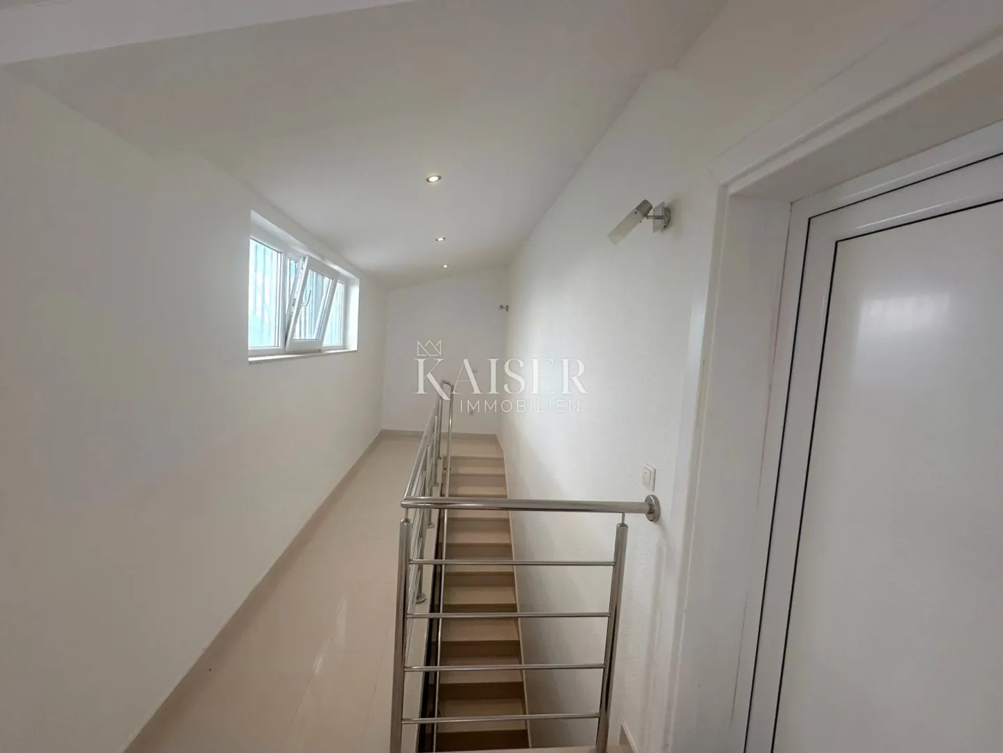 baška voda - penthouse 85m2, prvi red do mora, top lokacija - slika 21
