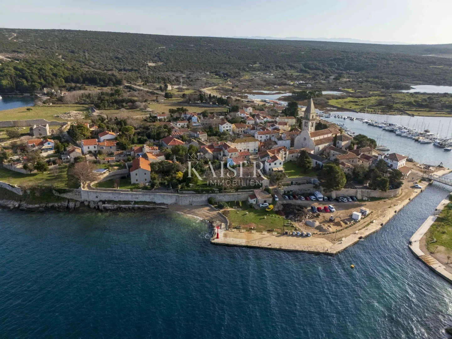 otok cres-lošinj, osor, ruševina s projektom u srcu antičkog grada - slika 2