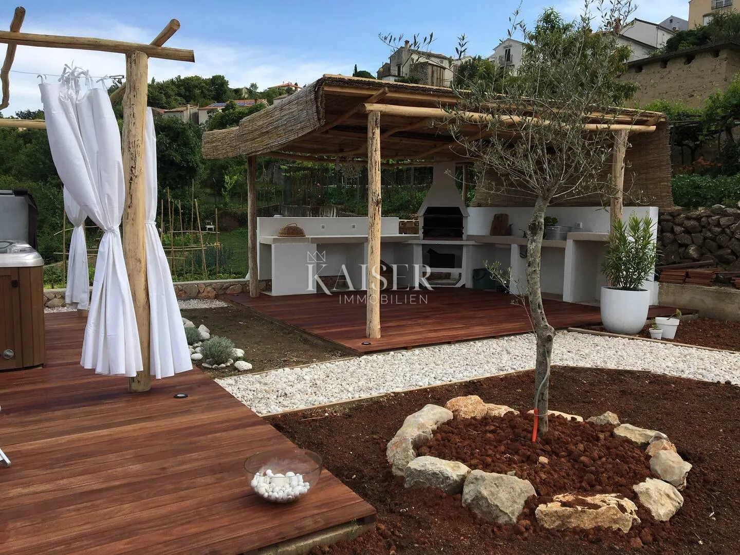 otok krk, dobrinj- šarmantna kuća 71m2, jucuzzijem i 450m2 okućnicom - slika 22