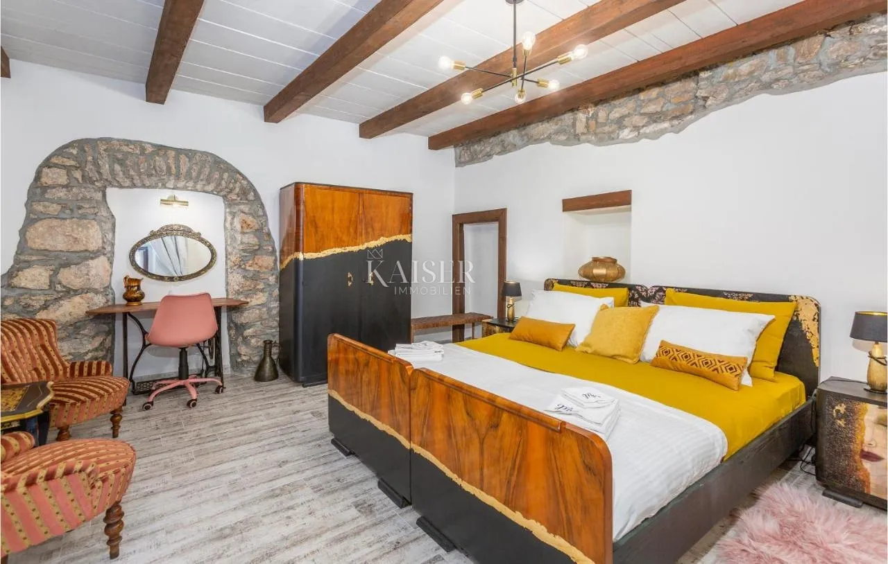 otok krk, okolica krka - adaptirana kamena kuća 80m2 - slika 12
