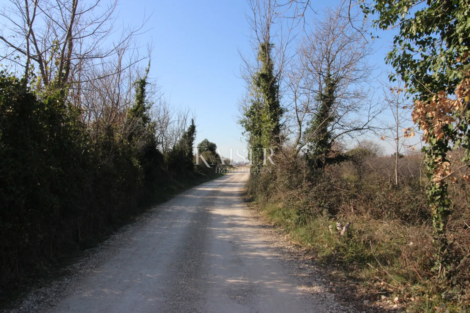 istra, medulin- poljoprivredno zemljište 618m2 blizu građevinske zone - slika 9
