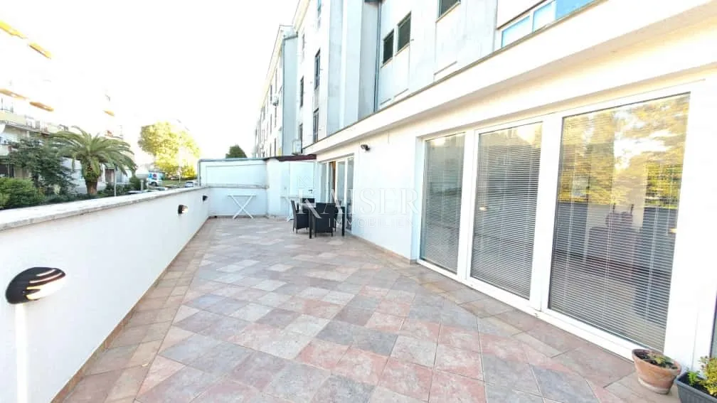 istra, pula- prostrani stan 156 m² s dvije velike terase - slika 14