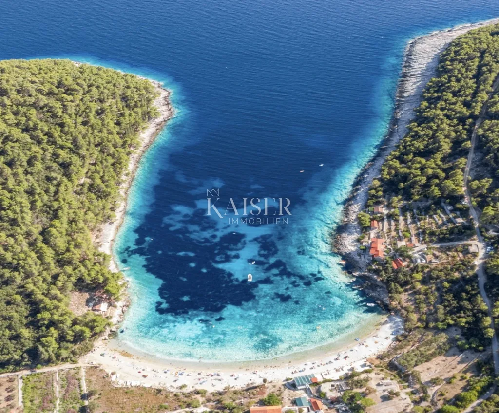 otok hvar - kuća prvi red do mora - slika 26