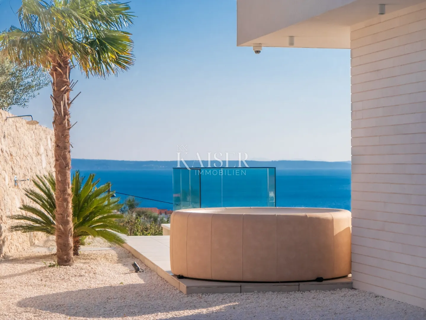 split - moderna vila s bazenom - slika 28