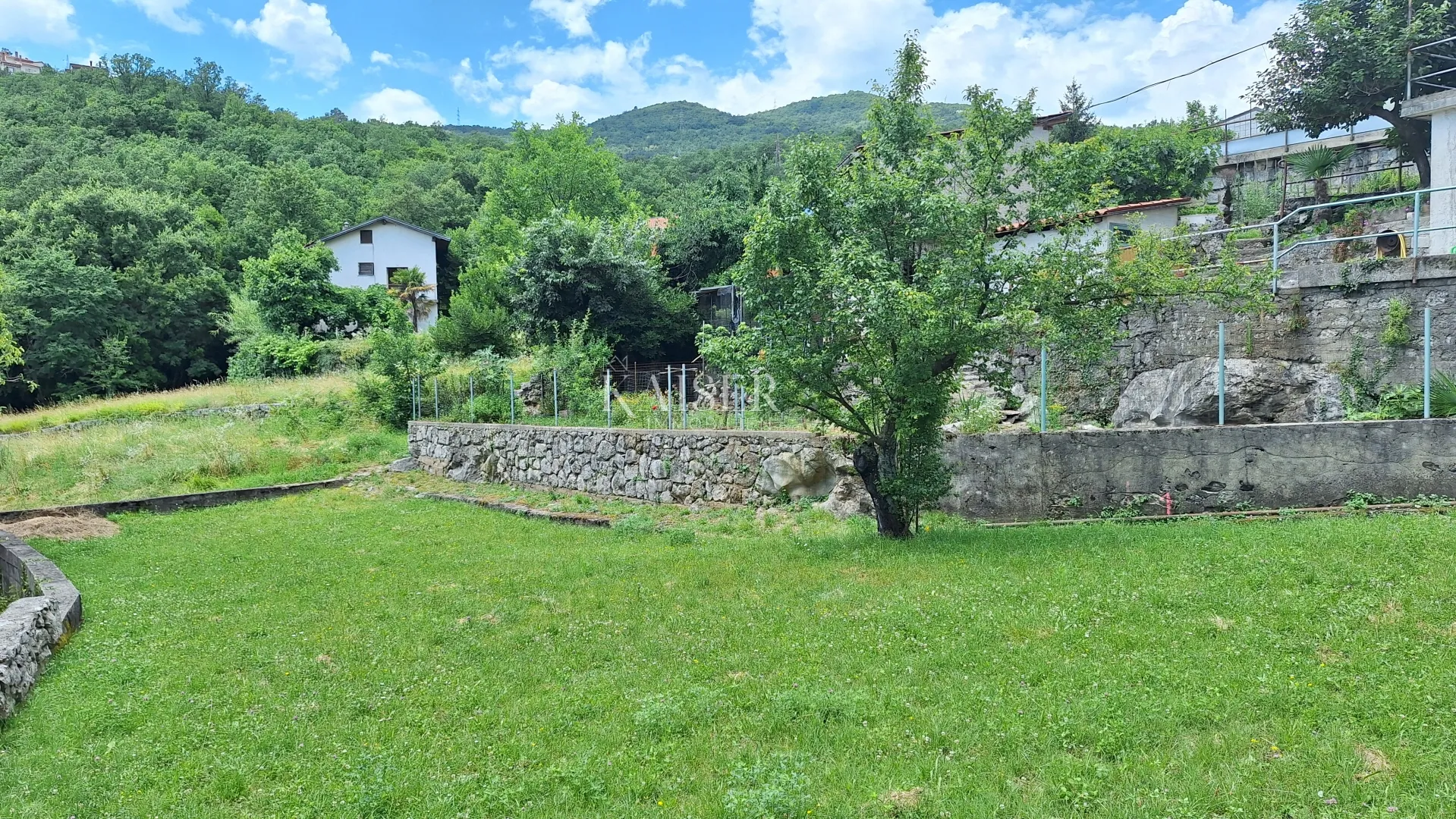 Opatija, okolica, građevinsko zemljište 600 m2 s pogledom - Pobri, Opatija