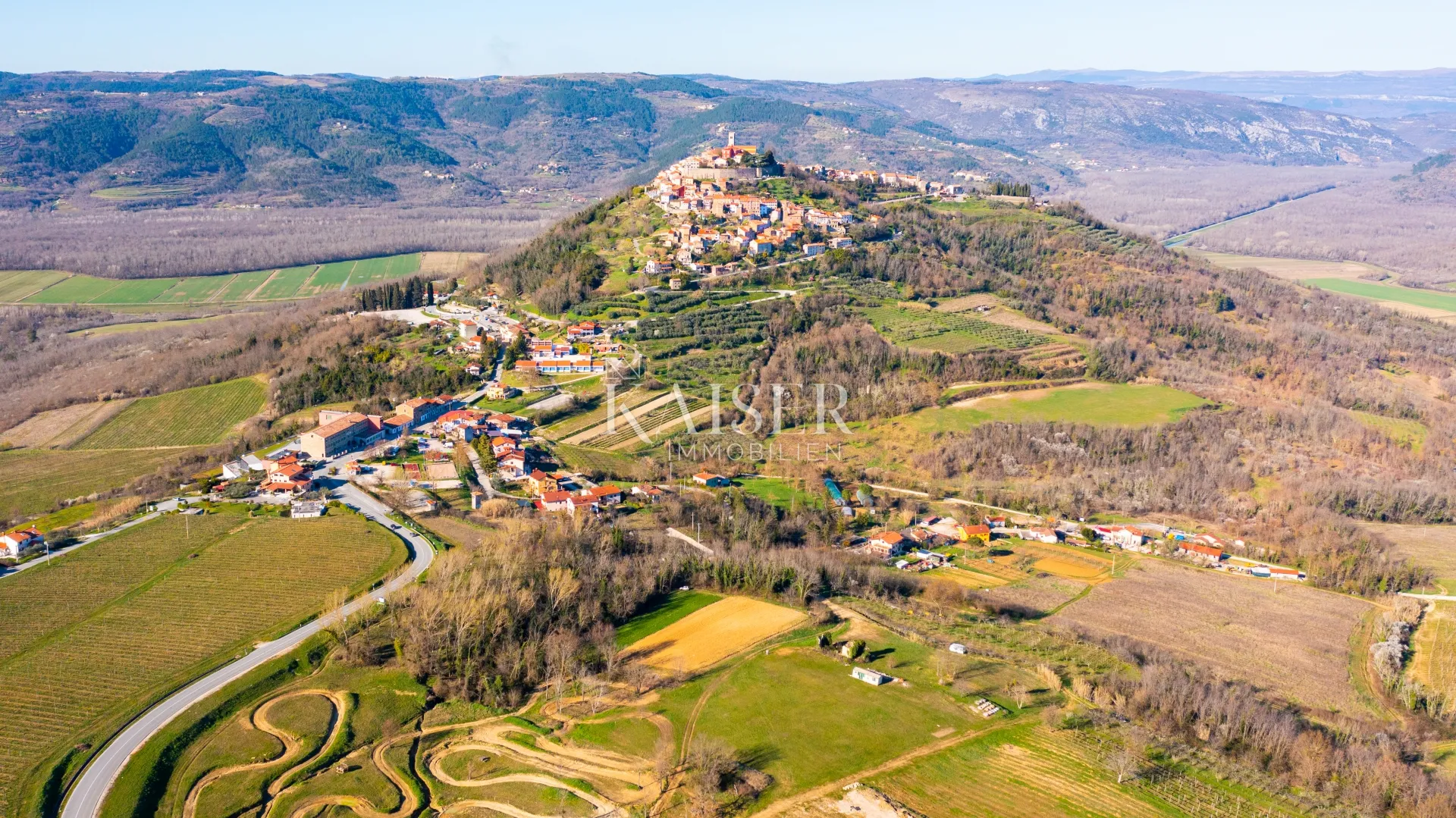 istra, motovun - ugostiteljski objekt sa 8 soba; top lokacija - prekrasan pogled na motovun - slika 23