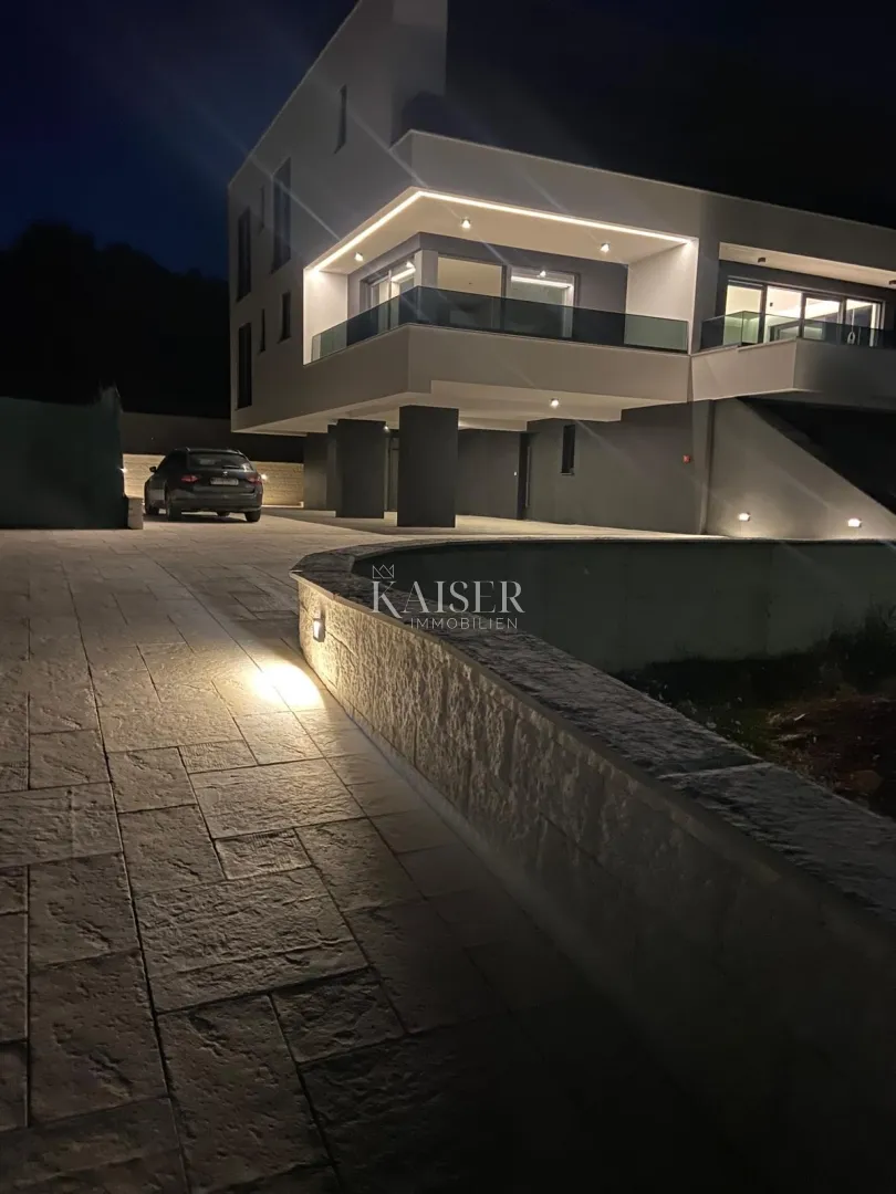 krk, luksuzan penthouse s krovnom terasom od 88 m² i panoramskim pogledom - slika 10