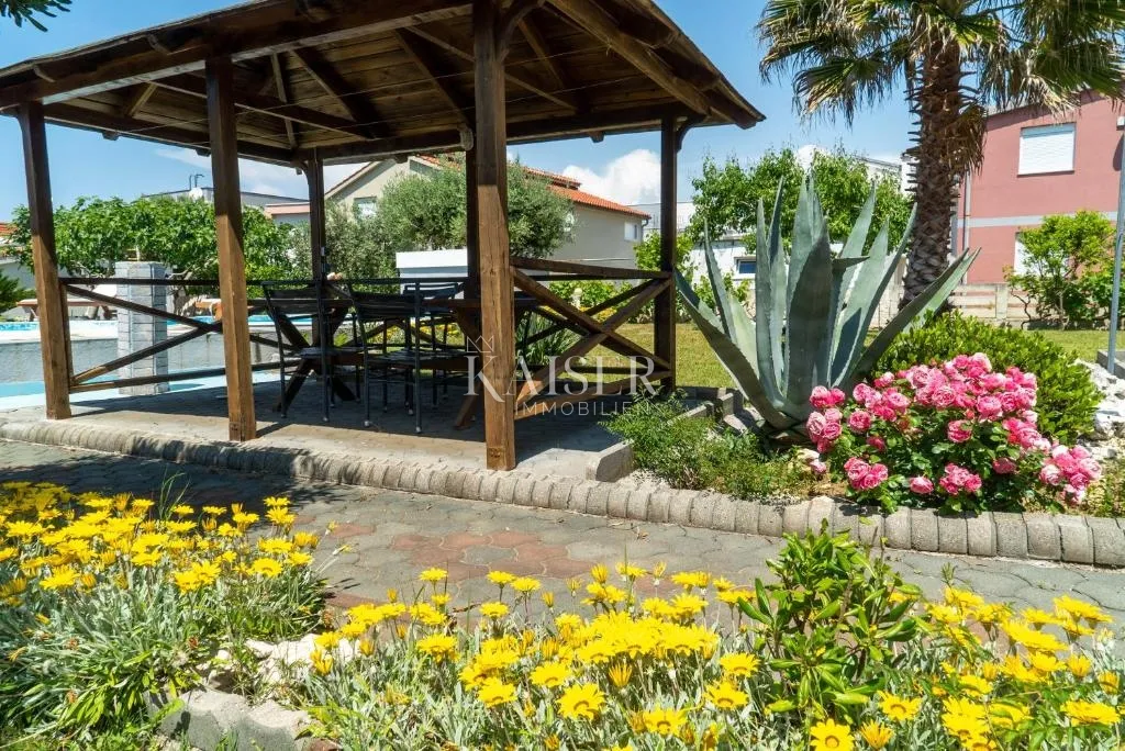 zadar, vir - prekrasna prostrana kuća 50 m od plaže - slika 26
