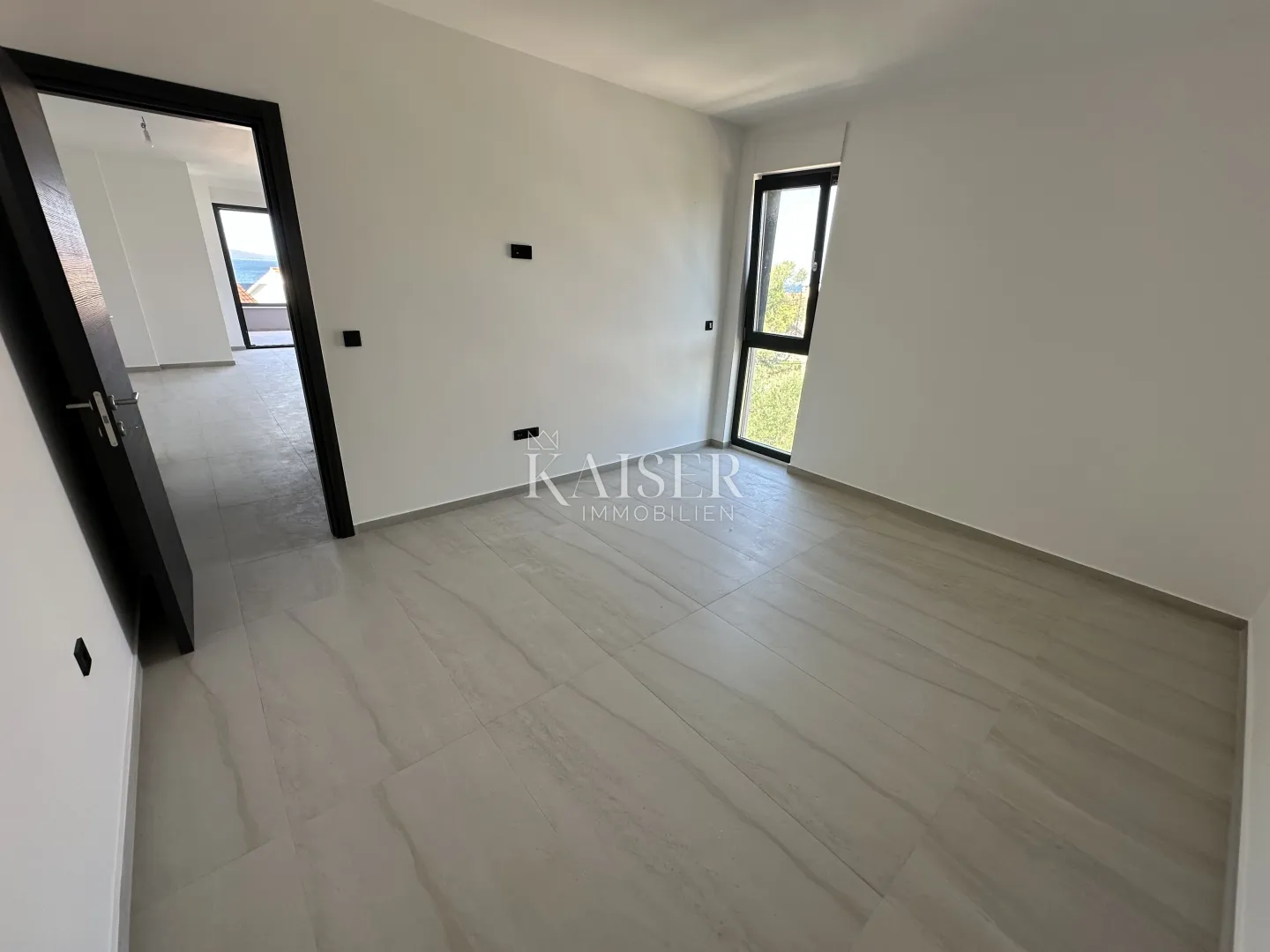 zadar, diklo, stan 94,58 m2, krovna terasa, 50 m od mora - slika 8