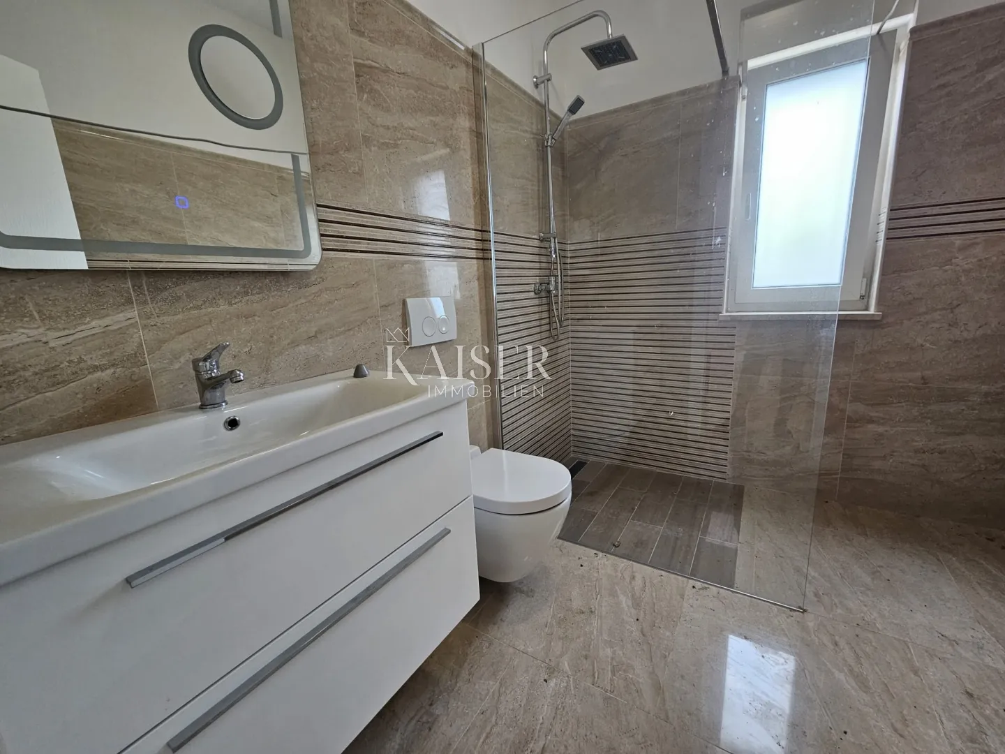 otok krk, njivice - apartman 74m2 u novogradnji - slika 2