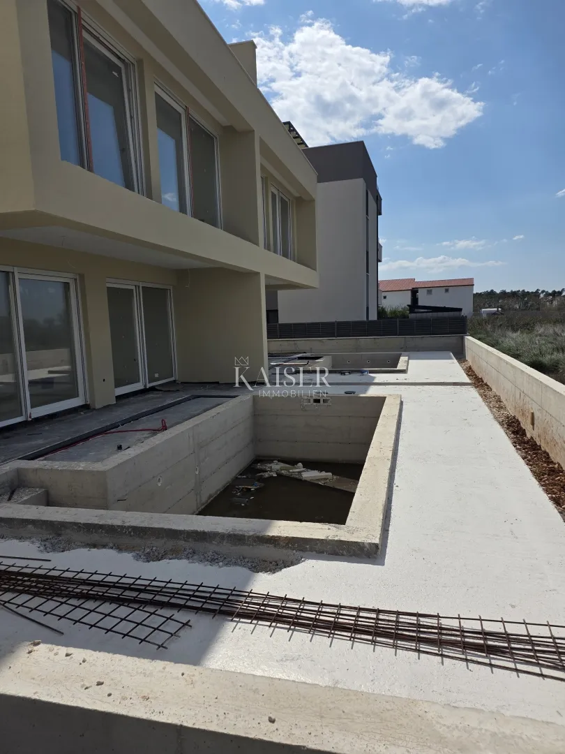 zadar, privlaka: moderna dvojna vila s bazenom i krovnom terasom - slika 4