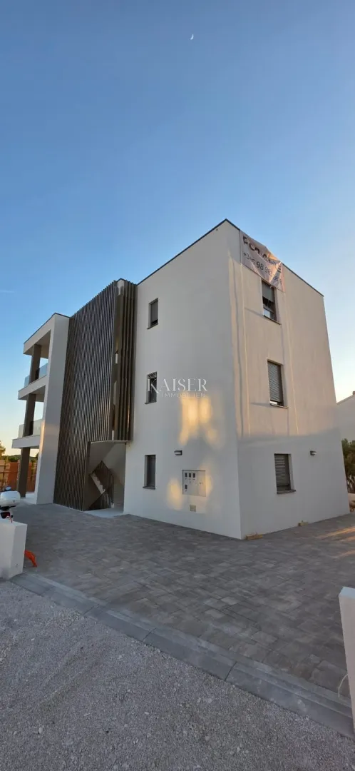 vodice, šibenik - luksuzan trosoban penthouse s velikom terasom i pogledom na more, vodice - slika 3