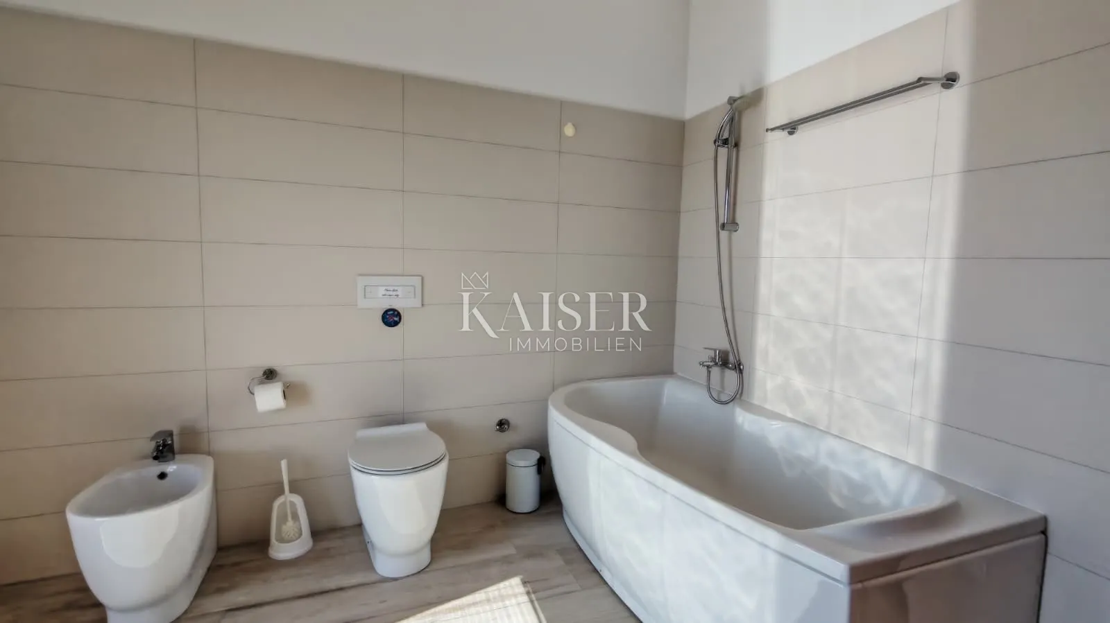 otok krk, dobrinj-renovirana kamena kuća 105m2 s bazenom - slika 18