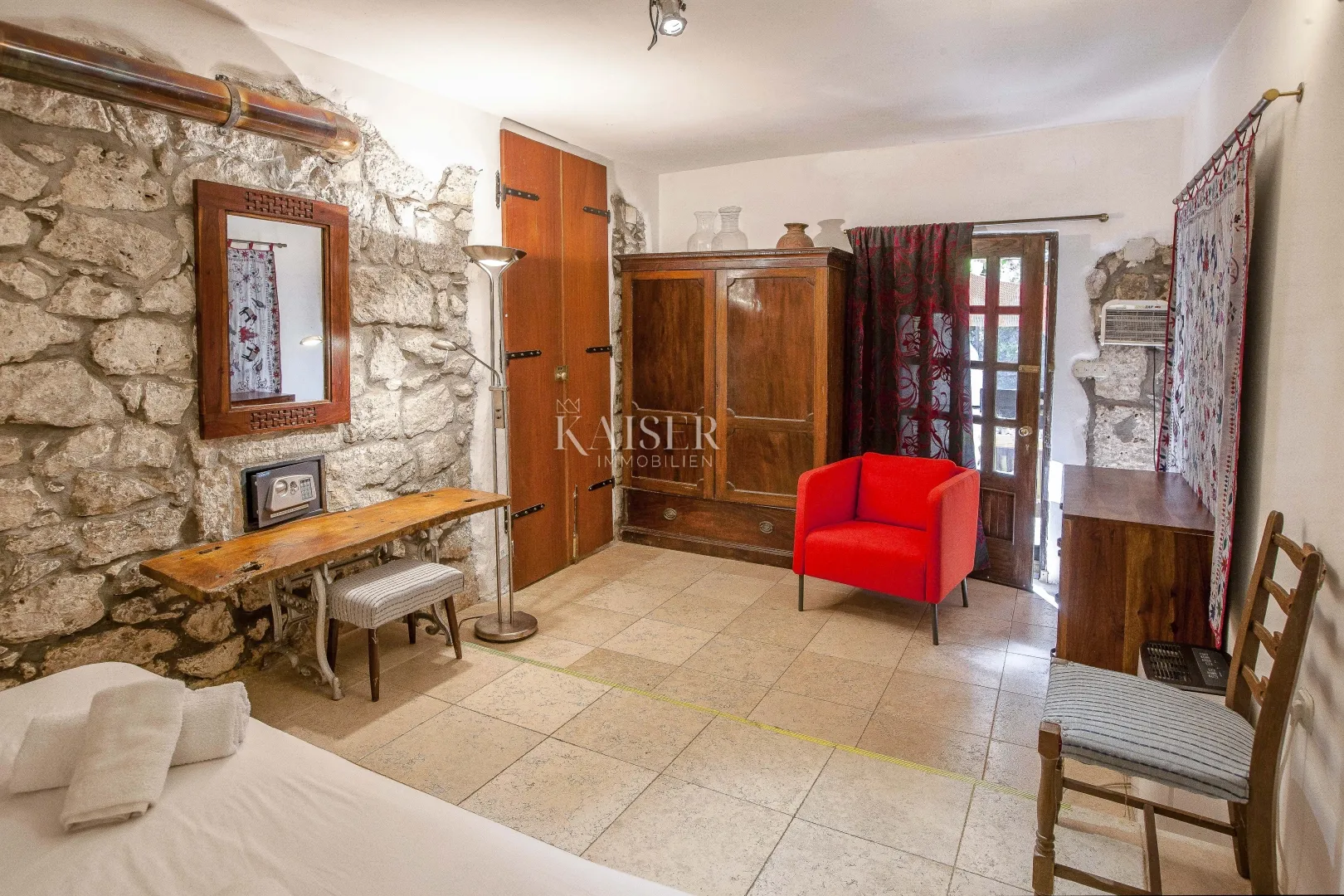 pula, istra- jedinstvena vila 258m2 s okućnicom 2459m2 - slika 5