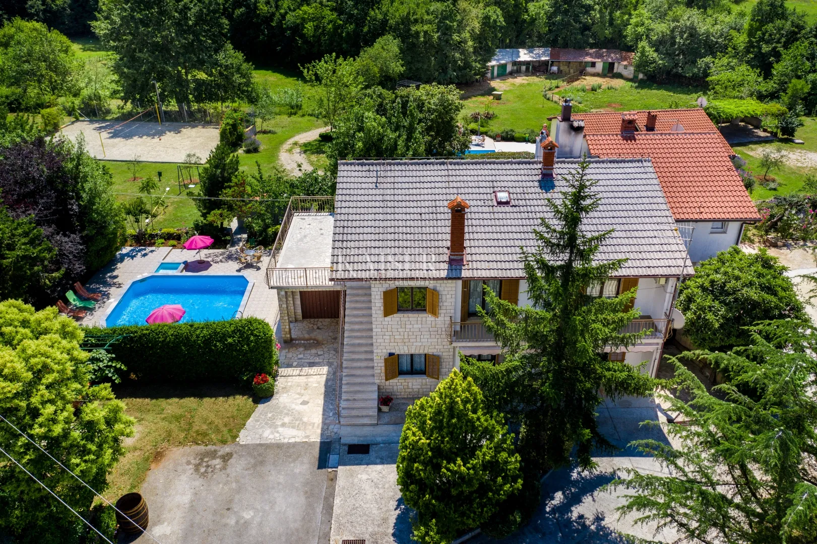 istra, žminj - obiteljsko imanje, 2 kuće s bazenima i 1 poslovni prostor - slika 15