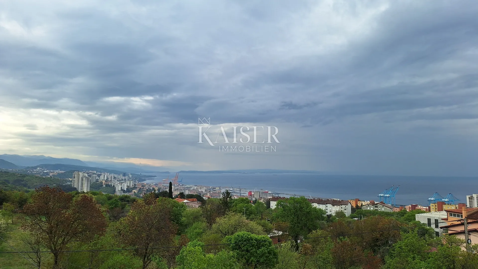 rijeka, podmurvice- moderan 2-soban stan s pogledom na more i parkingom - slika 9