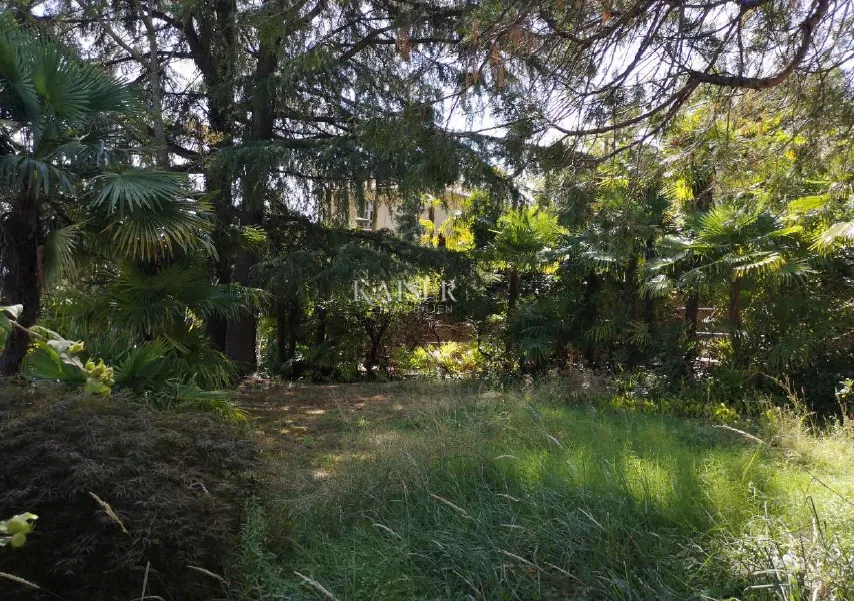 opatija – obiteljska vila s 2 stana u centru opatije - slika 3