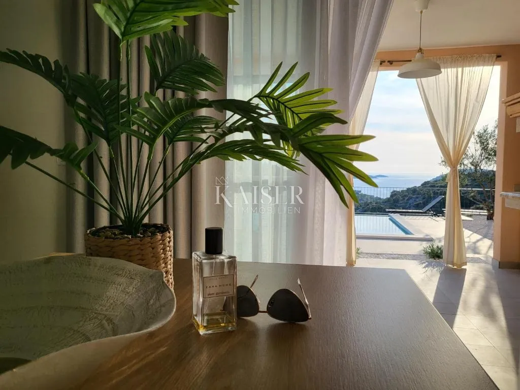šibenik-rogoznica – ražanj: autentična vila 230 m² s bazenom, pogledom na more i luksuznim interijerom - slika 39