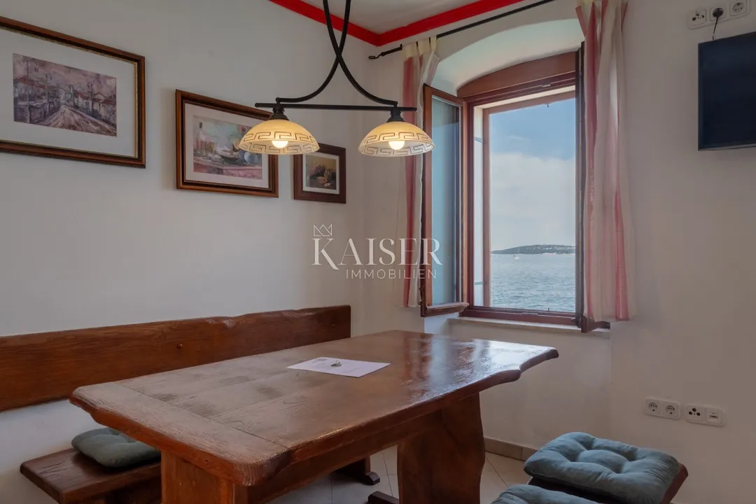 istra, rovinj- jedinstven stan 50m2 korak do mora - slika 5