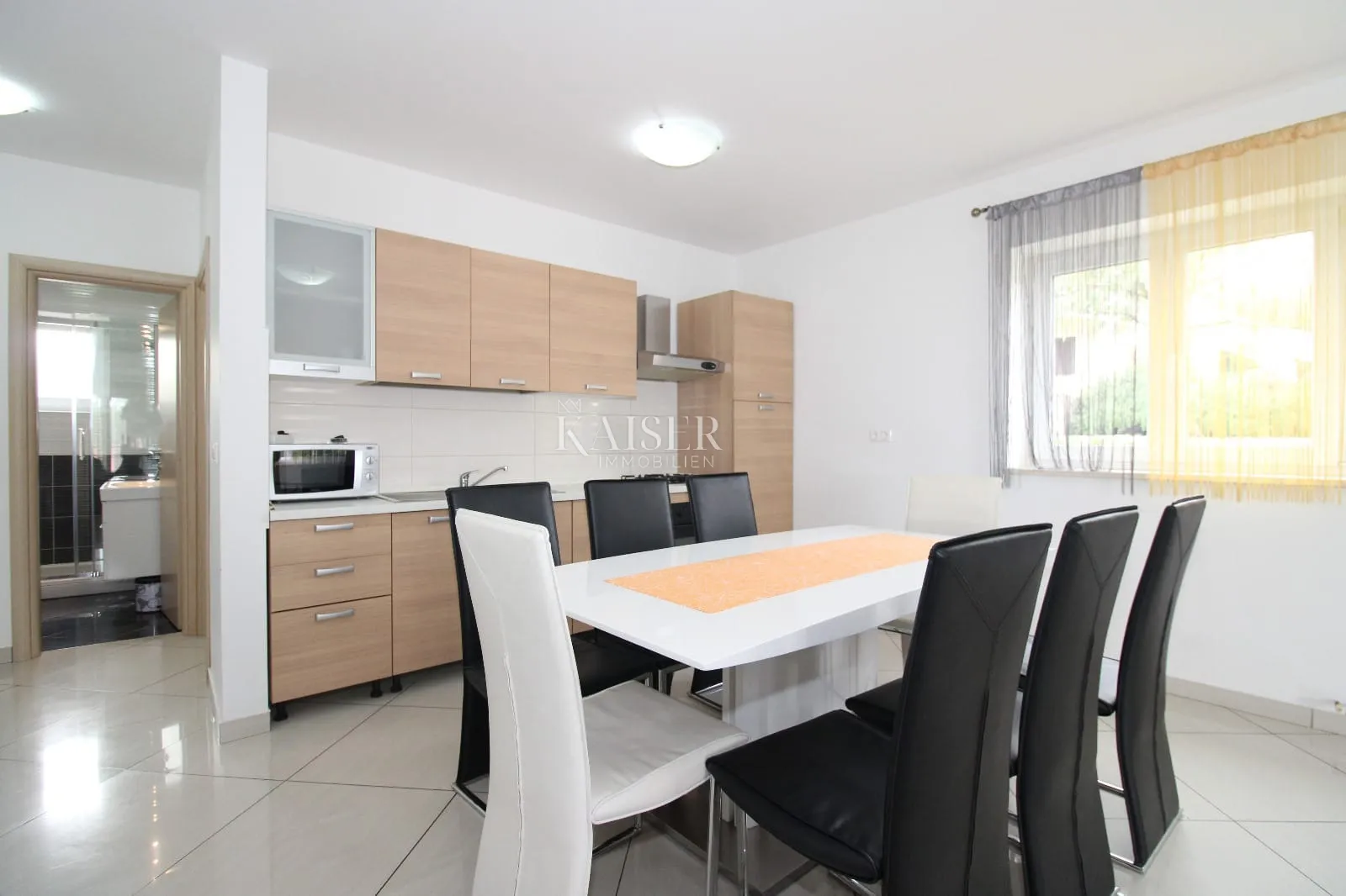 vrbnik, otok krk- apartman 93m2 s pogledom na more - slika 2