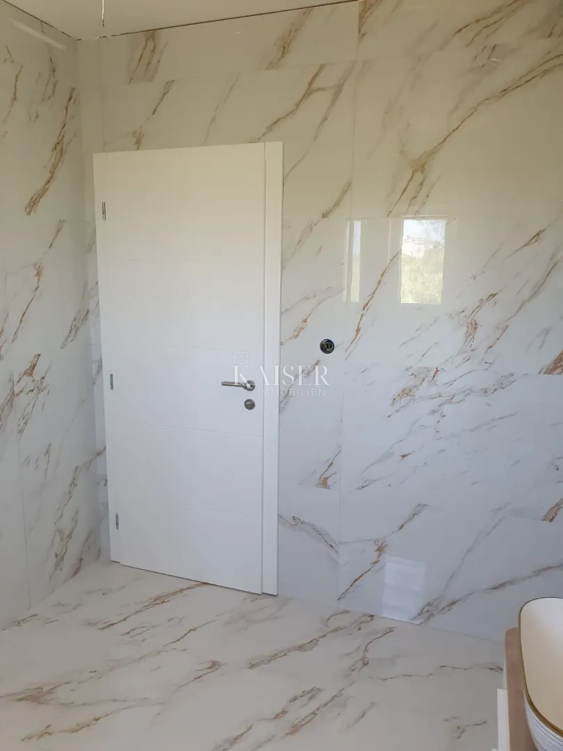 zadar – privlaka, stan s krovnom terasom 150 m od mora - slika 13