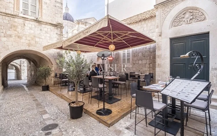 dubrovnik - kamena kuća i poslovni prostor u starom gradu - slika 54