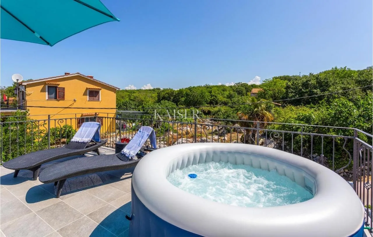 otok krk, okolica krka - adaptirana kamena kuća 80m2 - slika 17
