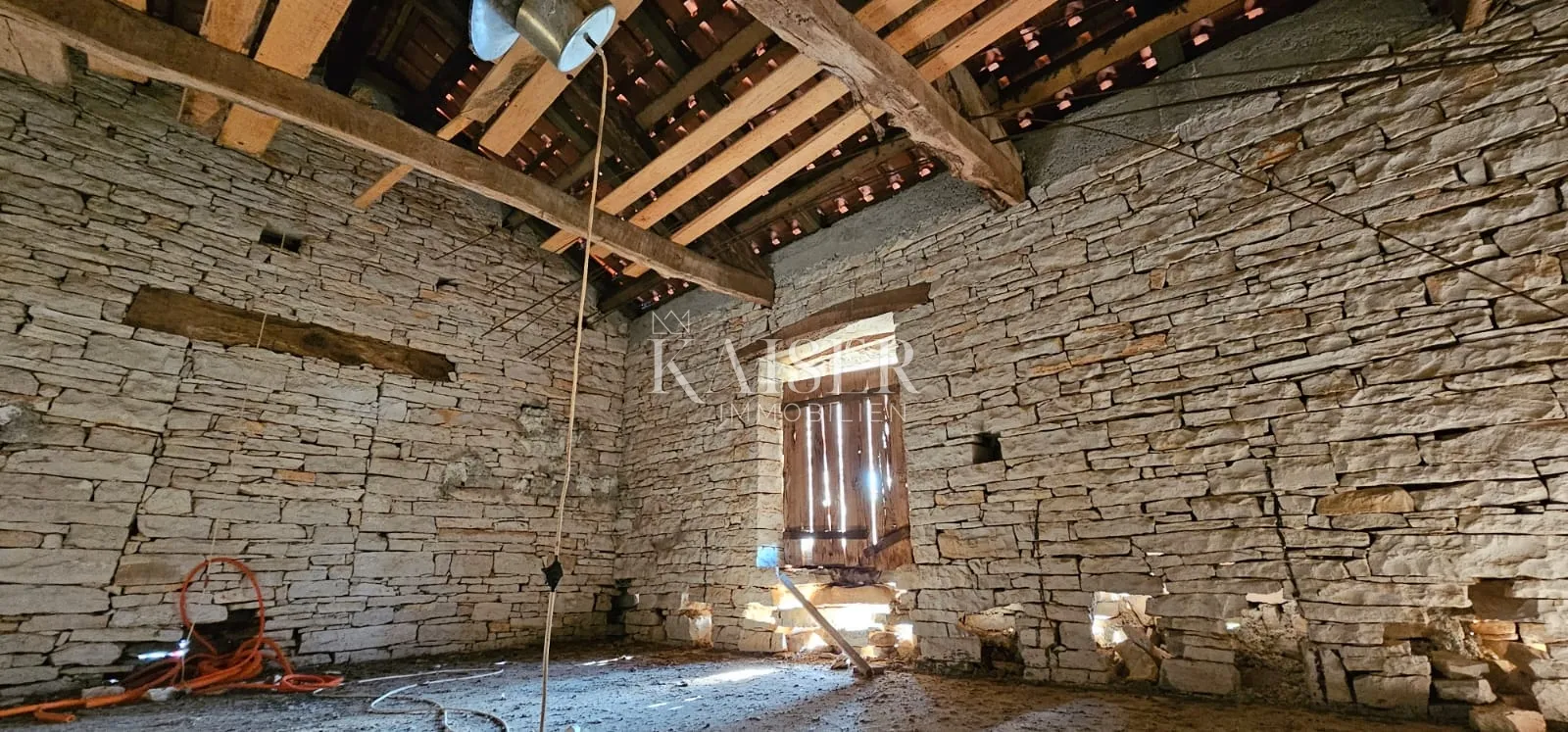 istra, oprtalj - građevinsko zemljište 4500 m2 s dvije kamene kuće - slika 2