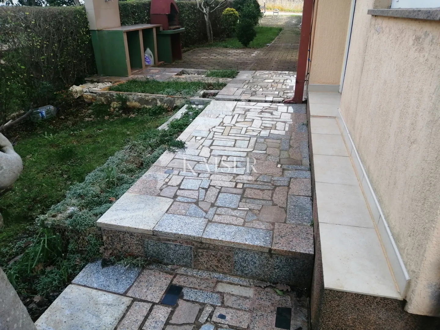 istra, novigrad, dvosoban apartman s prostranim vrtom - slika 8