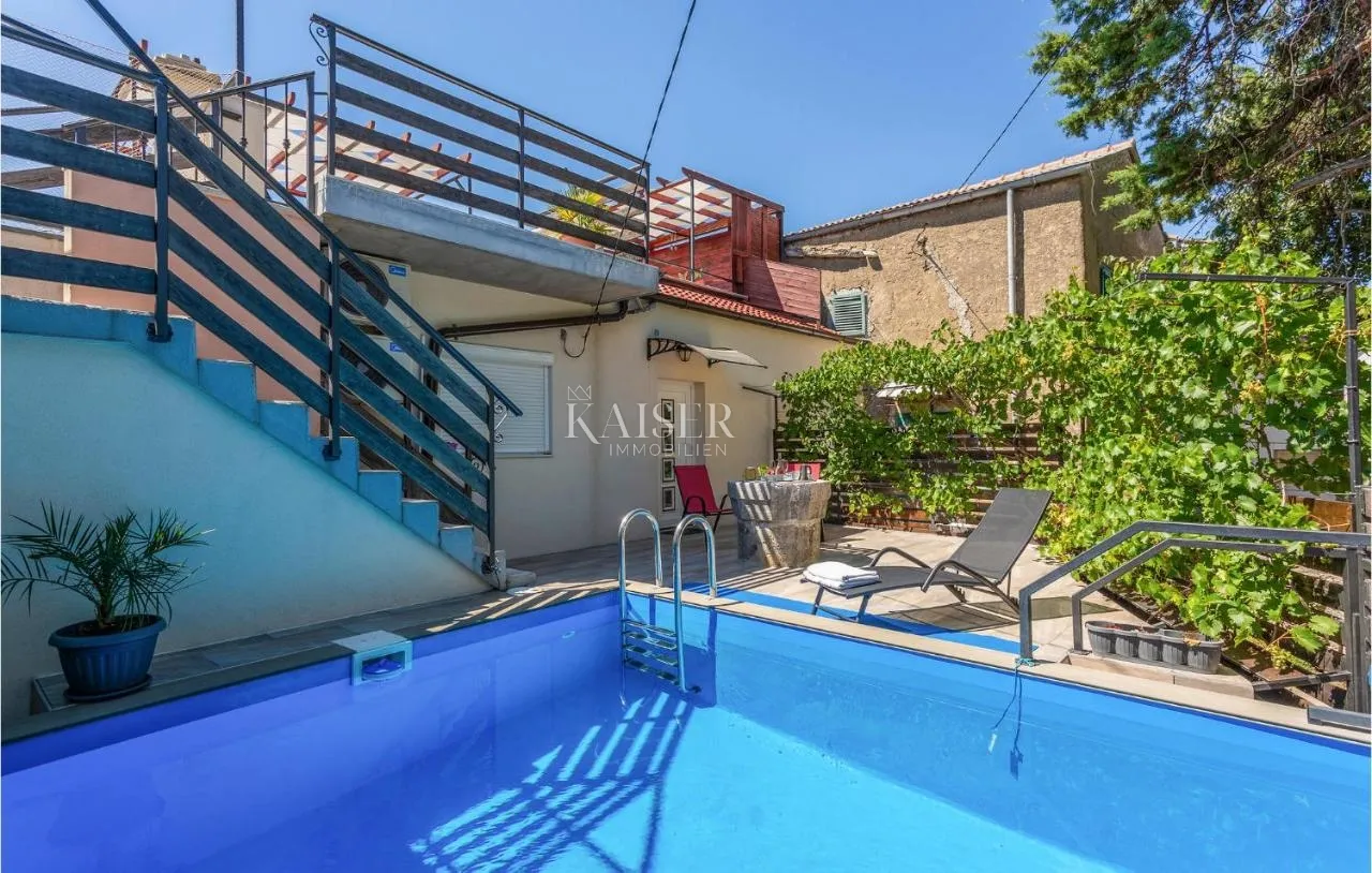pinezići, otok krk- adaptirana kamena kuća 145m2 s bazenom - slika 20
