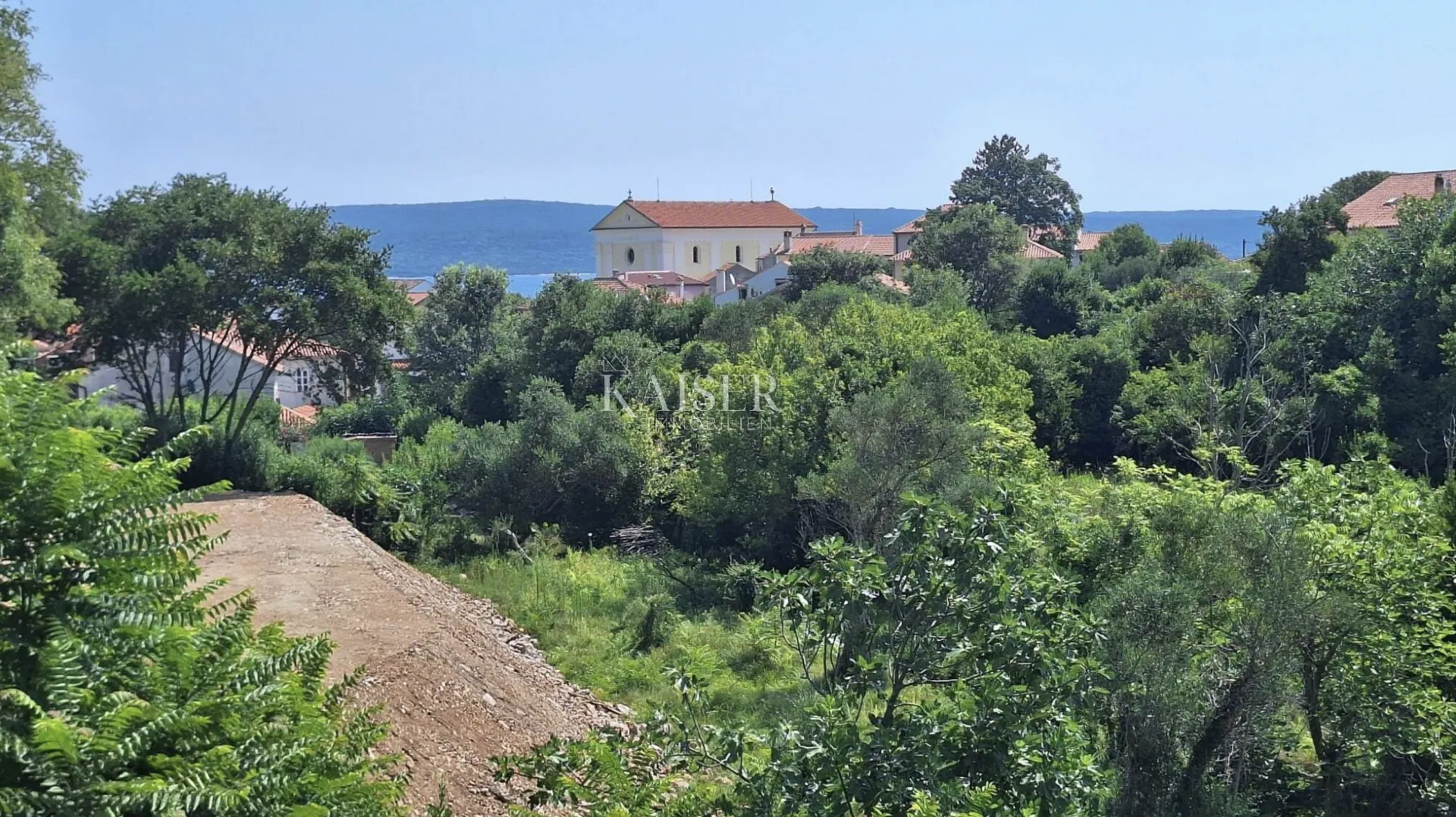 Nerezine, otok Lošinj - atraktivno zemljište s projektom i pogledom na more - Nerezine, Mali Lošinj
