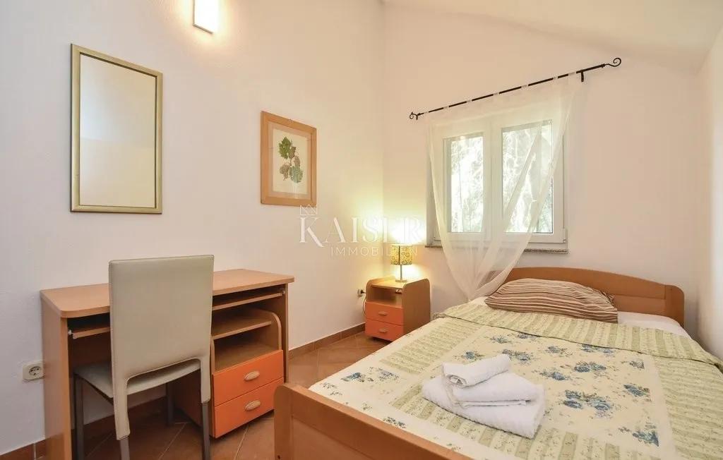 otok hvar - kuća prvi red do mora - slika 16