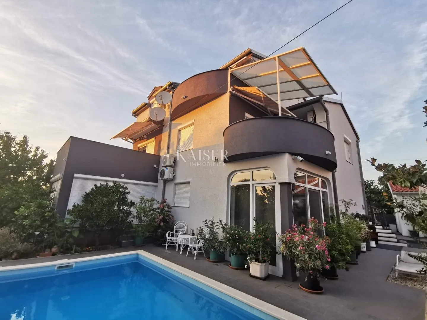 zadar, okolica - luksuzna vila sa uhodanim poslovanjem - slika 2