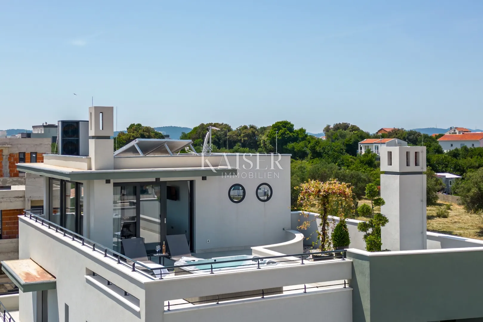bibinje — luksuzna dizajnerska vila s rooftop oazom i pogledom na more - slika 31